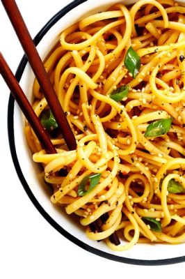 Dongying City Sesame Oil Noodles - A Savory Delight with Aromatic Depth!