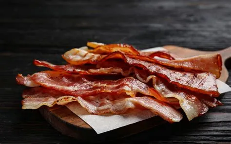  Quzhou Smoked Bacon: Can Crispy-Skinned Indulgence Melt into Sweet and Savory Harmony?